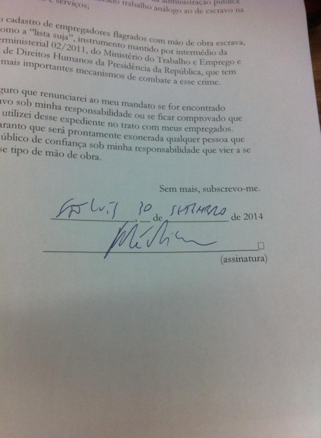 Assinatura do governador do Maranhão na carta-compromisso feita perante a Conatrae