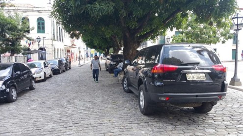Centro Histórico de São Luís, tombado como Patrinômio Mundial pela Unesco, virou estacionamento de carros de peixões da PM-MA