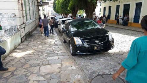 Carro oficial de agente 007 permaneceu tranquilo estacionado em frente à CMSL e ao Teatro João do Vale