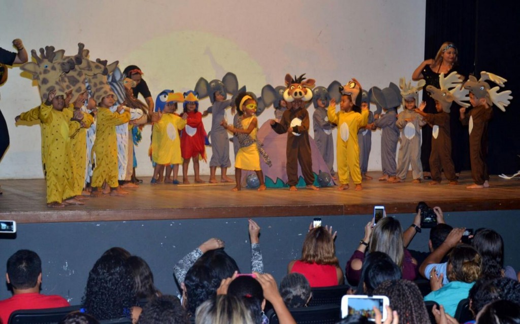 Alunos da Creche Escola Maria de Jesus Carvalho apresentaram musical referente a história infantis O Rei Leão