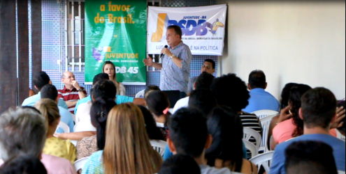 Juventude ouve atenta o discurso do ex-prefeito de São José de Ribamar durante o 1º Encontro da JPSDB na cidade
